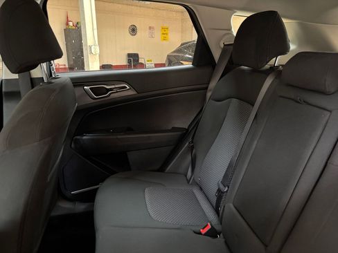 Used 2025 Kia Sportage LX image 37