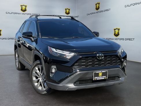 Used 2023 Toyota RAV4 XLE Premium FWD image 3