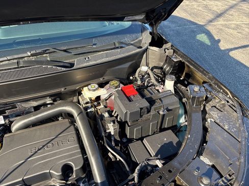 New 2026 GMC Terrain AT4 w/ LPO, Black Badging Package image 39