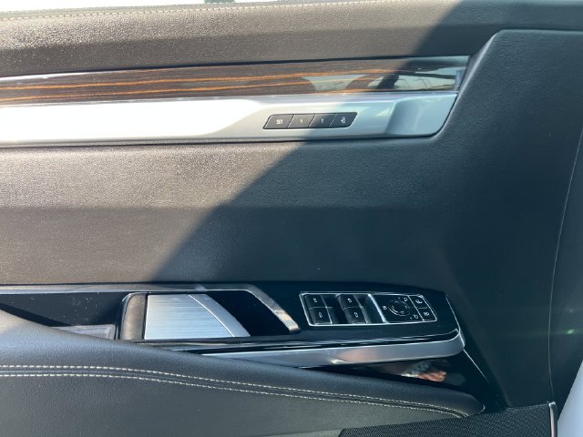 Certified 2025 Cadillac Escalade Premium Luxury AWD/4WD image 35