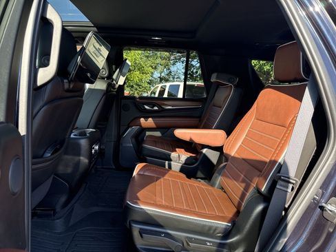 Used 2024 GMC Yukon Denali Ultimate AWD/4WD image 23