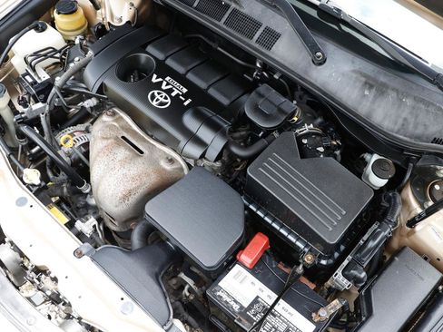 Used 2010 Toyota Camry LE FWD image 40