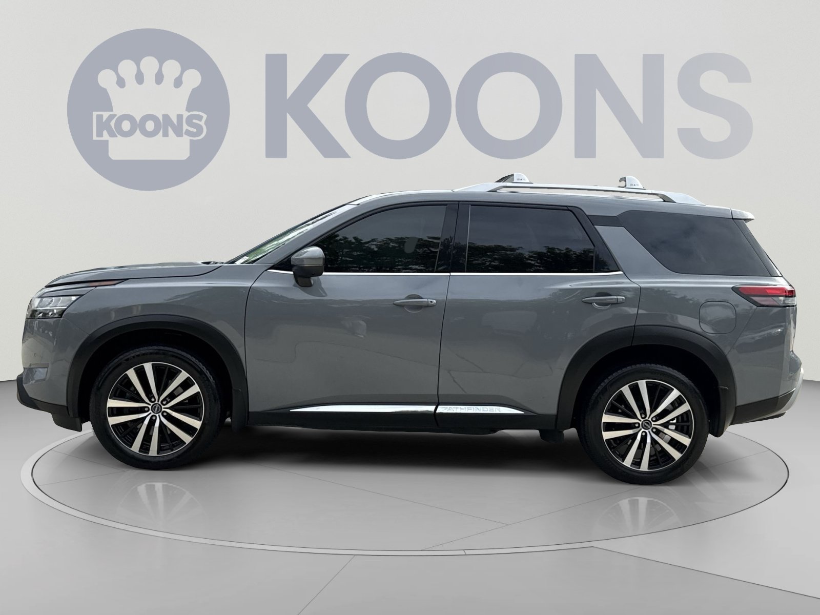 Used 2024 Nissan Pathfinder Platinum w/ Cargo Package AWD/4WD image 2