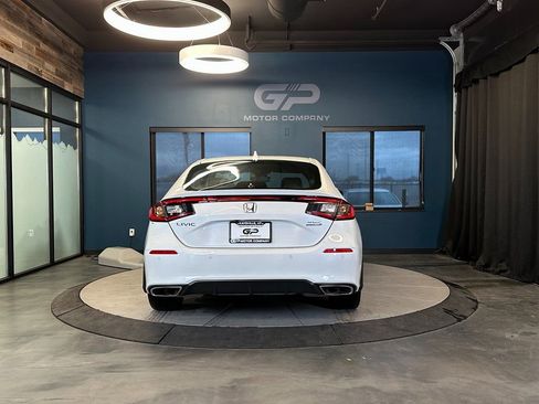 Used 2022 Honda Civic Sport Touring image 4