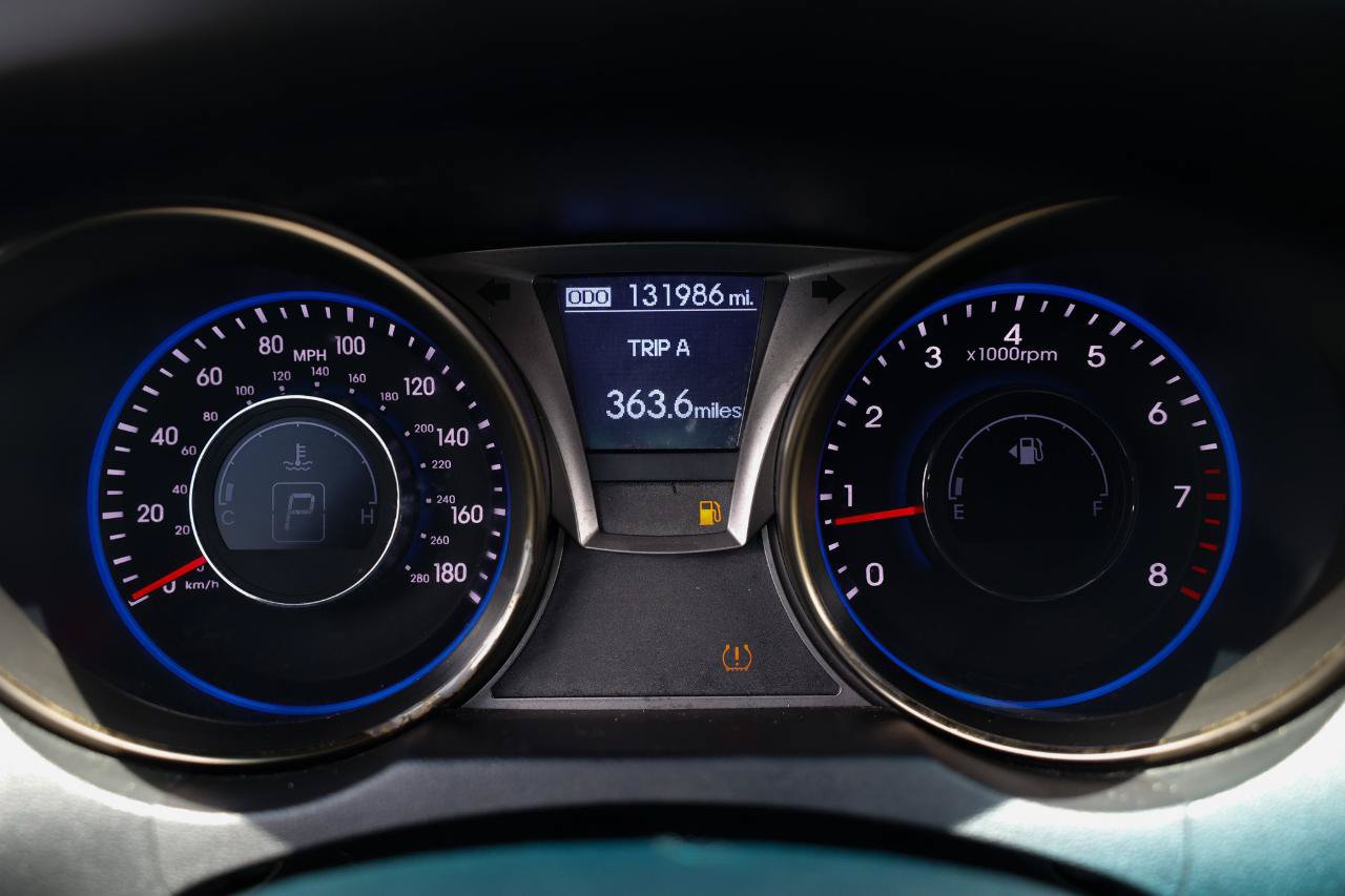 Used 2013 Hyundai Genesis 3.8 RWD image 29