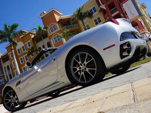 Used 2011 Ferrari California image 40