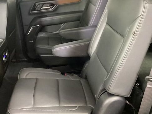 Used 2025 GMC Yukon Denali image 11