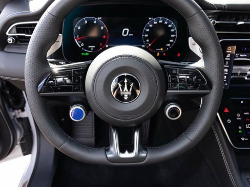 New 2025 Maserati Grecale GT image 23