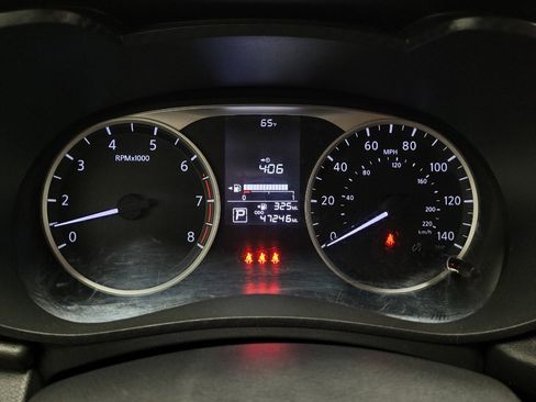 Used 2024 Nissan Versa S FWD image 23