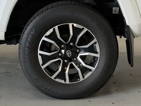 Used 2023 Toyota Tacoma TRD Sport AWD/4WD image 8