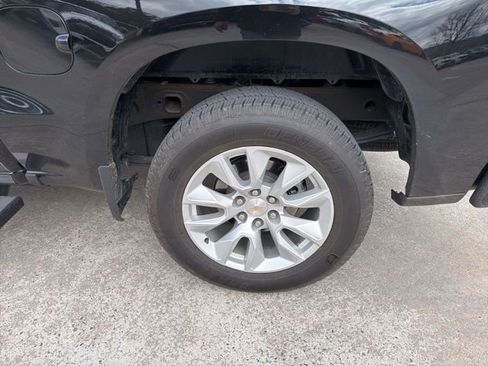 Used 2025 Chevrolet Silverado 1500 Custom image 6