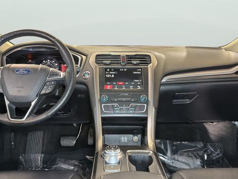 Used 2019 Ford Fusion SEL FWD image 14