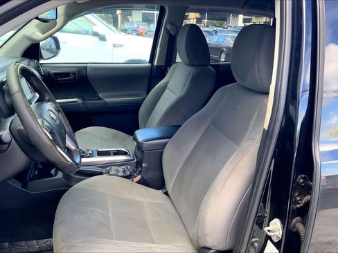 Used 2016 Toyota Tacoma SR5 RWD image 10