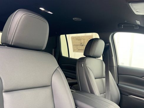 New 2026 Chevrolet Traverse LT w/ Midnight/Sport Edition AWD/4WD image 15