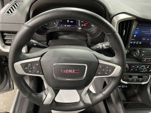 Used 2023 GMC Terrain SLT image 18