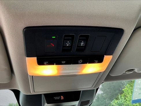 Used 2021 Nissan Rogue Platinum FWD image 17
