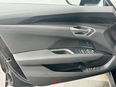 Used 2022 Audi e-tron GT Premium Plus image 28