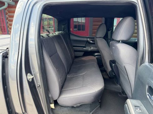 Used 2016 Toyota Tacoma TRD Off-Road w/ Towing Package AWD/4WD image 26