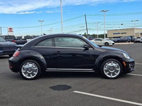 Used 2019 Volkswagen Beetle 2.0T SE FWD image 7