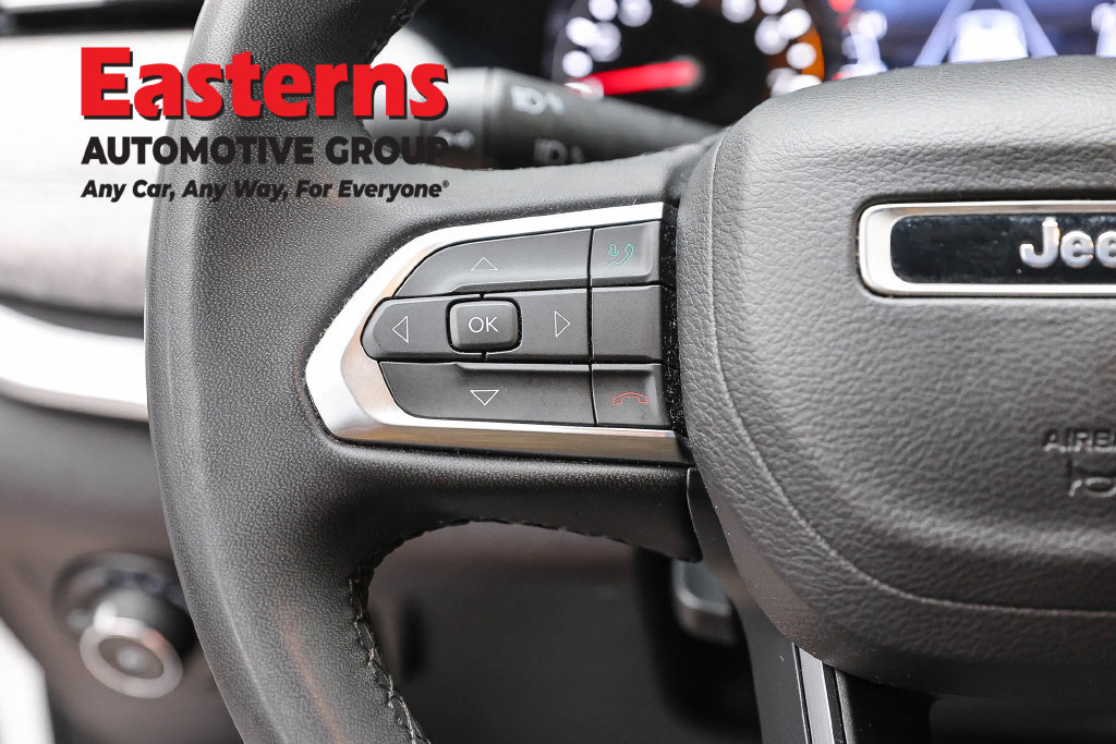 Used 2024 Jeep Compass Latitude AWD/4WD image 16