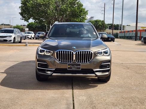 Used 2022 BMW X5 xDrive40i w/ Executive Package AWD/4WD image 3