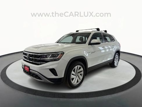 Used 2022 Volkswagen Atlas Cross Sport SE image 3