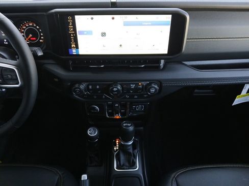 New 2026 Jeep Wrangler Unlimited Sahara AWD/4WD image 3
