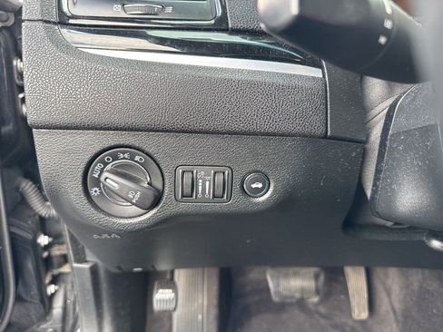 Used 2018 Chrysler 300 S w/ 300S Premium Group image 35