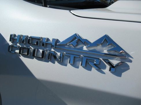 Used 2022 Chevrolet Silverado 1500 High Country image 34