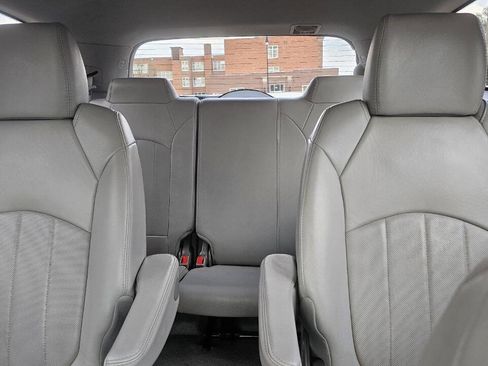 Used 2017 Buick Enclave Premium image 13