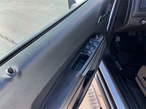 Used 2022 Chevrolet Colorado LT w/ LT Convenience Package image 25