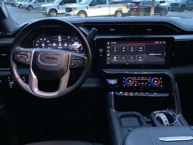 Used 2025 GMC Sierra 2500 Denali w/ Denali Reserve Package AWD/4WD image 8
