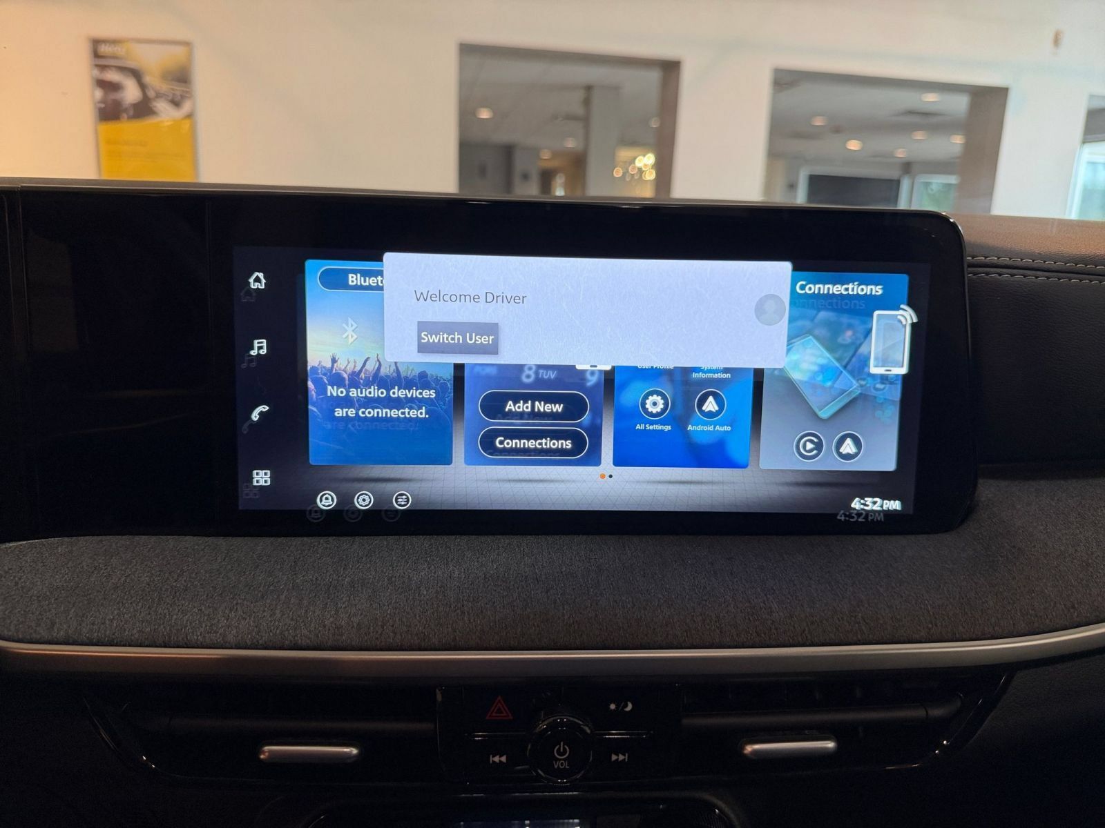 Used 2026 Nissan Kicks SV w/ Cold Weather Package AWD/4WD image 19