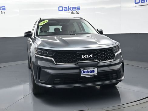 Certified 2023 Kia Sorento SX image 3