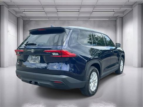 Used 2024 Toyota Grand Highlander AWD image 3