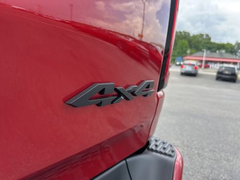 New 2026 RAM 1500 4x4 Crew Cab image 37