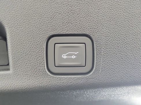 New 2026 Chevrolet Traverse RS w/ LPO, Illumination Package FWD image 32