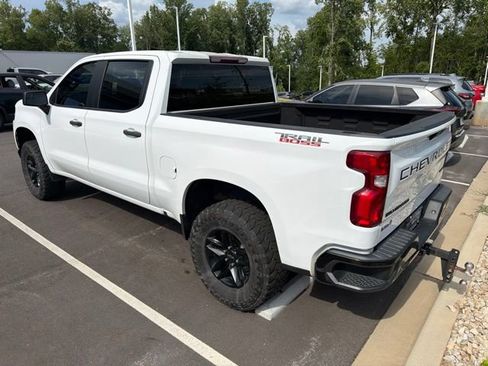 Used 2021 Chevrolet Silverado 1500 Custom Trail Boss w/ LPO, Dark Essentials Package AWD/4WD image 7