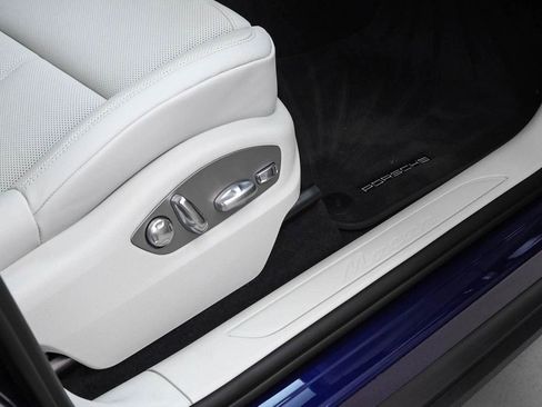 New 2025 Porsche Macan image 55