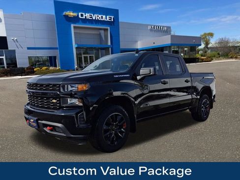 Used 2020 Chevrolet Silverado 1500 Custom w/ Custom Value Package image 4