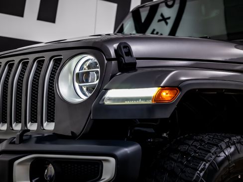 Used 2020 Jeep Wrangler Unlimited Sahara AWD/4WD image 15
