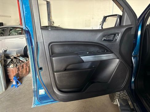 Used 2019 Chevrolet Colorado LT w/ LT Convenience Package RWD image 10
