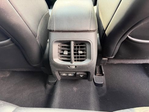 Used 2021 Jeep Cherokee Limited FWD image 20