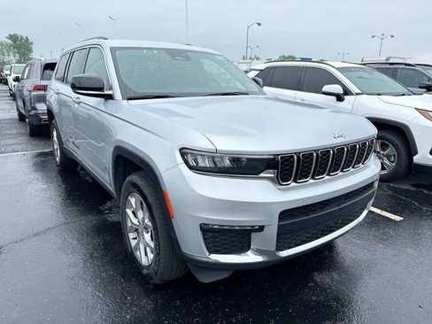 Used 2023 Jeep Grand Cherokee L Limited AWD/4WD image 12