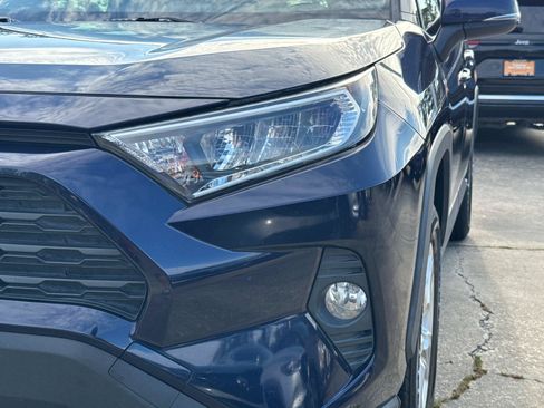 Used 2020 Toyota RAV4 XLE w/ Convenience Package FWD image 9
