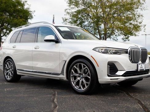 Used 2022 BMW X7 xDrive40i w/ Premium Package image 9
