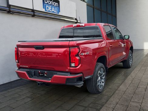 Used 2023 Chevrolet Colorado LT w/ LT Convenience Package III AWD/4WD image 3