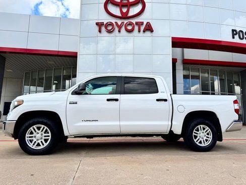 Used 2018 Toyota Tundra SR5 w/ SR5 Upgrade Package AWD/4WD image 3