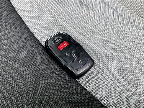 Used 2025 Toyota 4Runner TRD Off-Road image 11