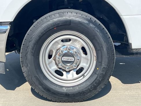 Used 2018 Ford F250 XL w/ Power Equipment Group image 24